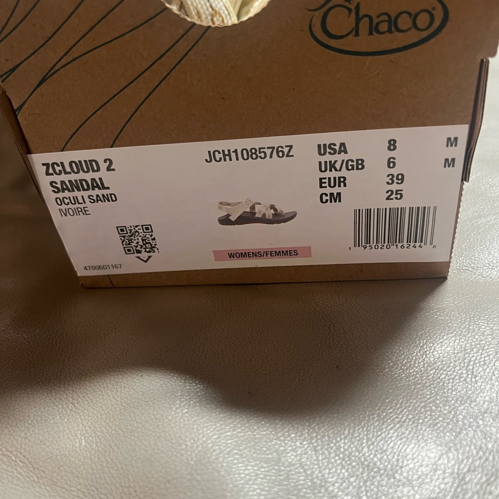 Chaco Women's Sandals Cream Straps Black Footbed - Picture 3 of 6